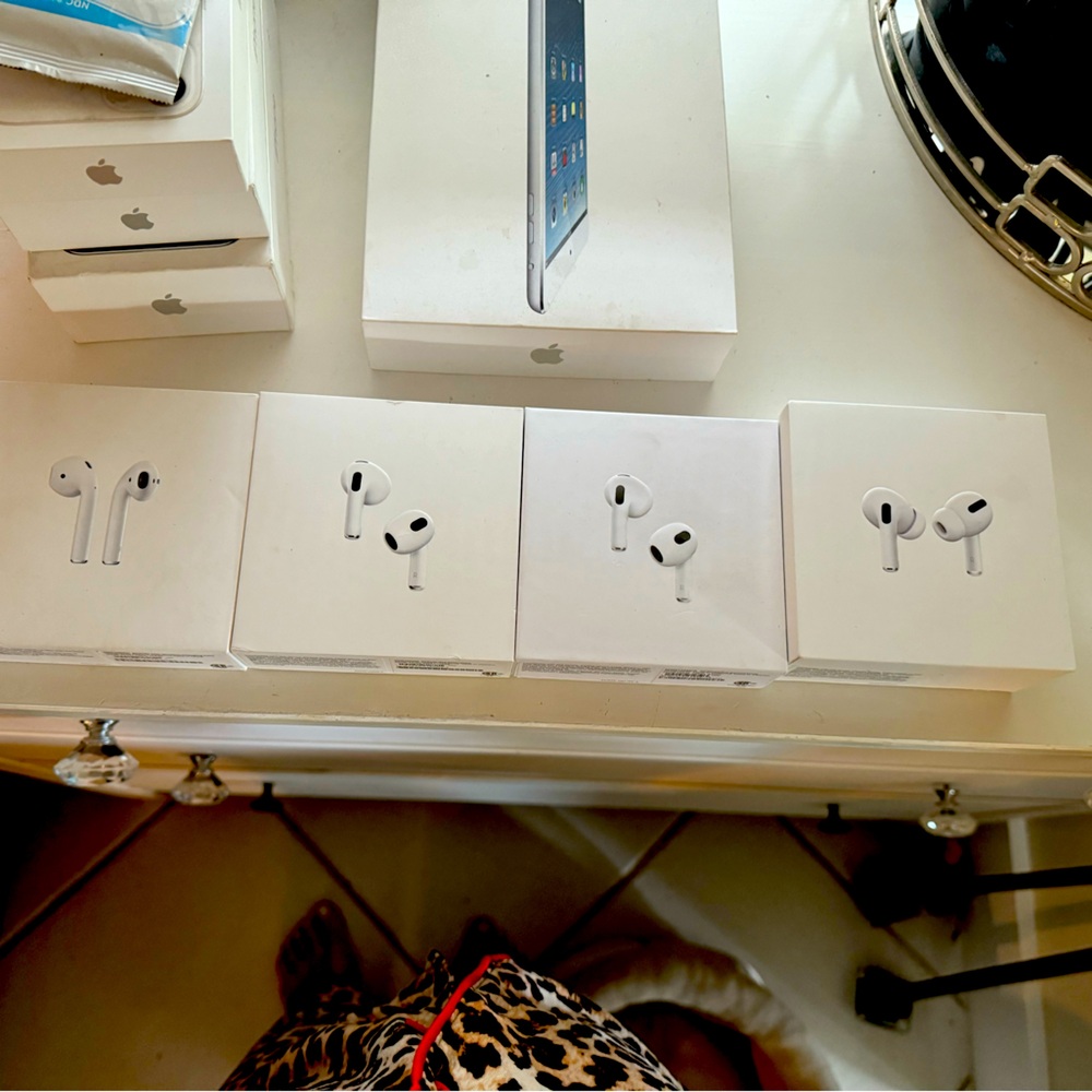 Apple EarPods empty boxes.